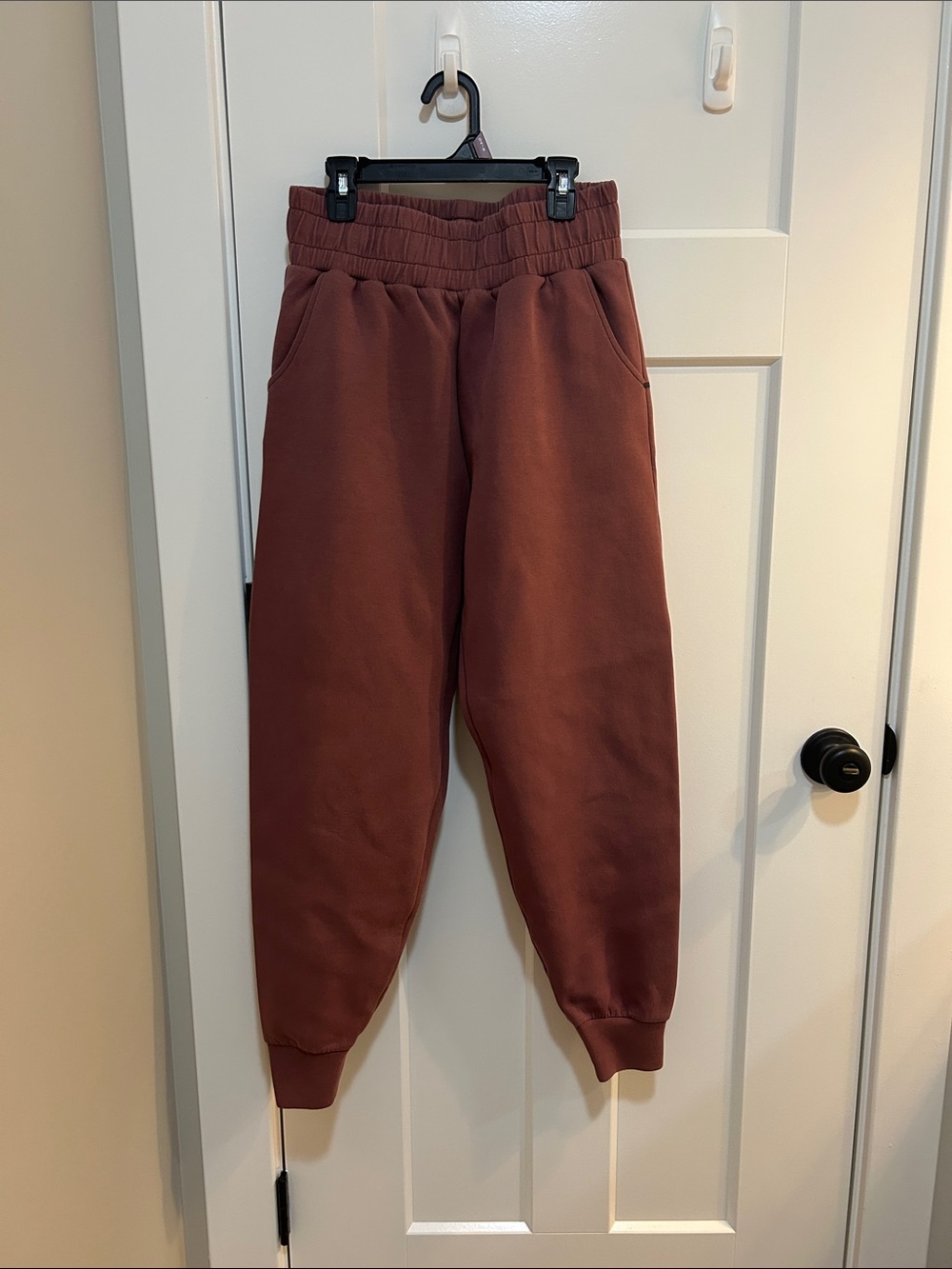 Alphalete mauve joggers